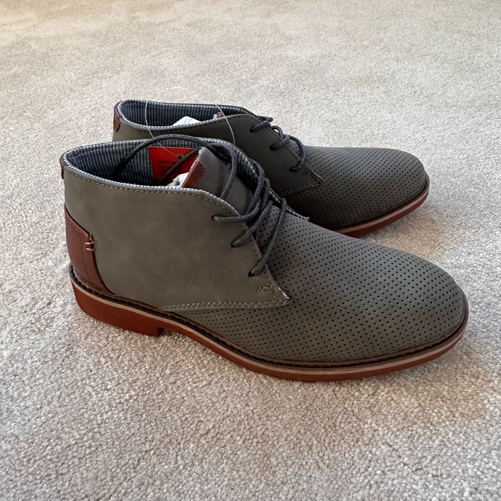 Deer Stags Boys Size 4 Gray Ballard 2‎ Chukka NWT - Picture 2 of 6
